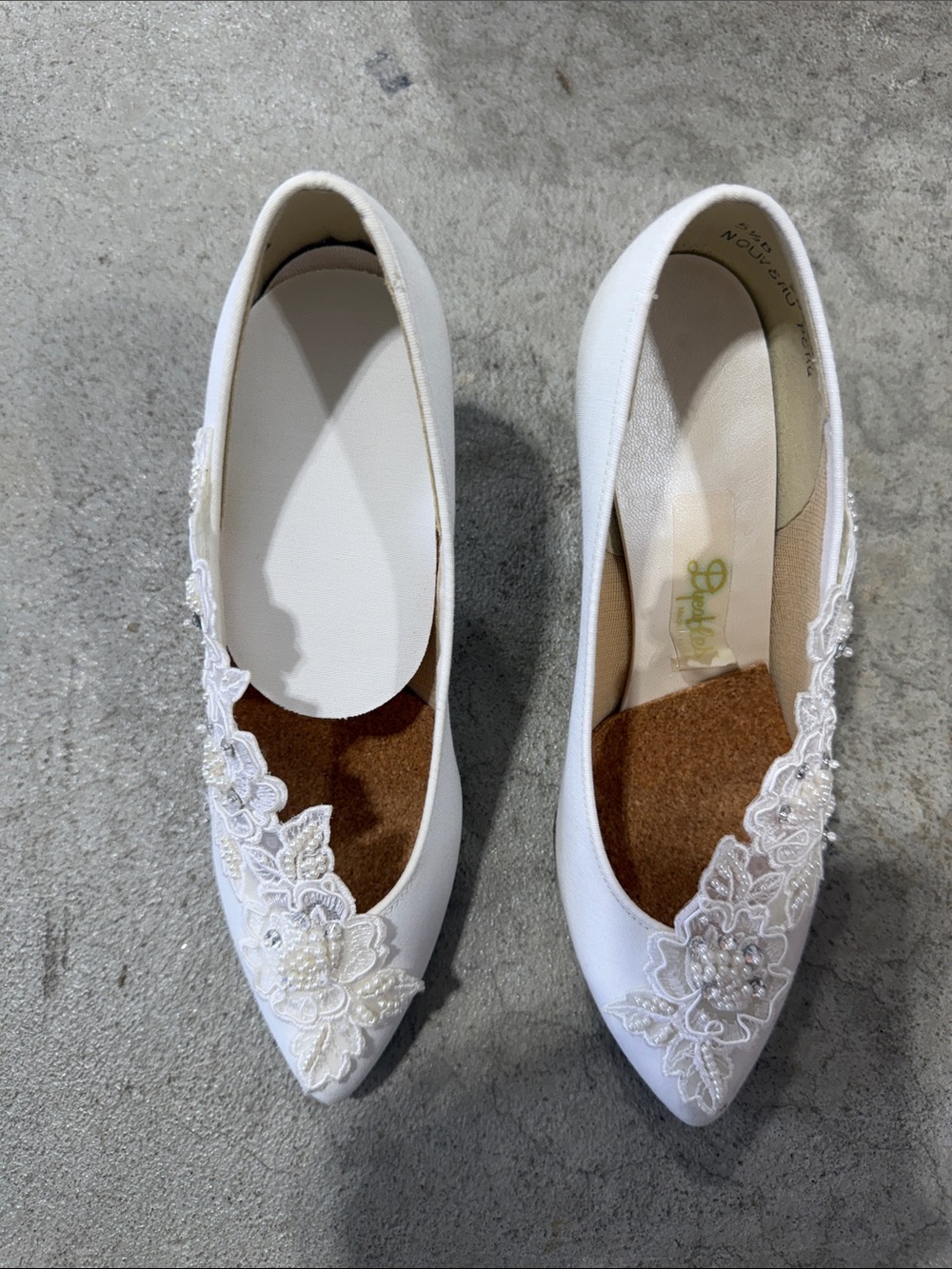 White Lace Appliqué Pointed Toe Bridal Flats